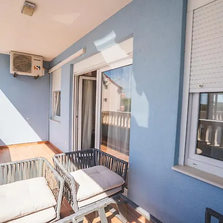 Leopard - Xxl - Seafront W Parking Apartment