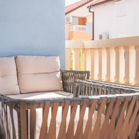Leopard - Xxl - Seafront W Parking Apartment Srima